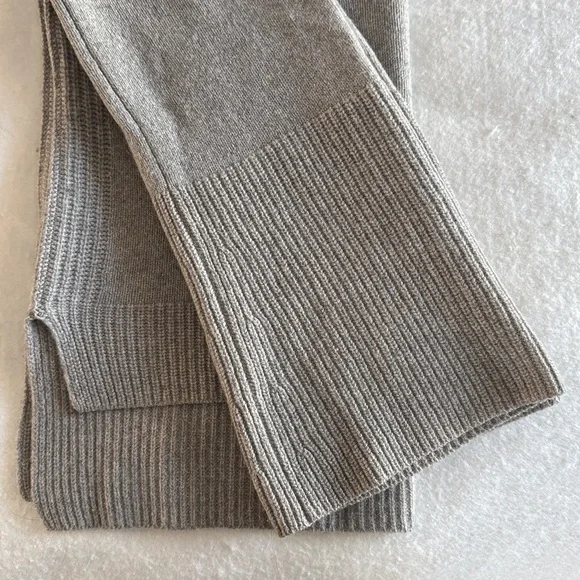 Frame Women’s CASHMERE Sweater - Picture 2 of 4